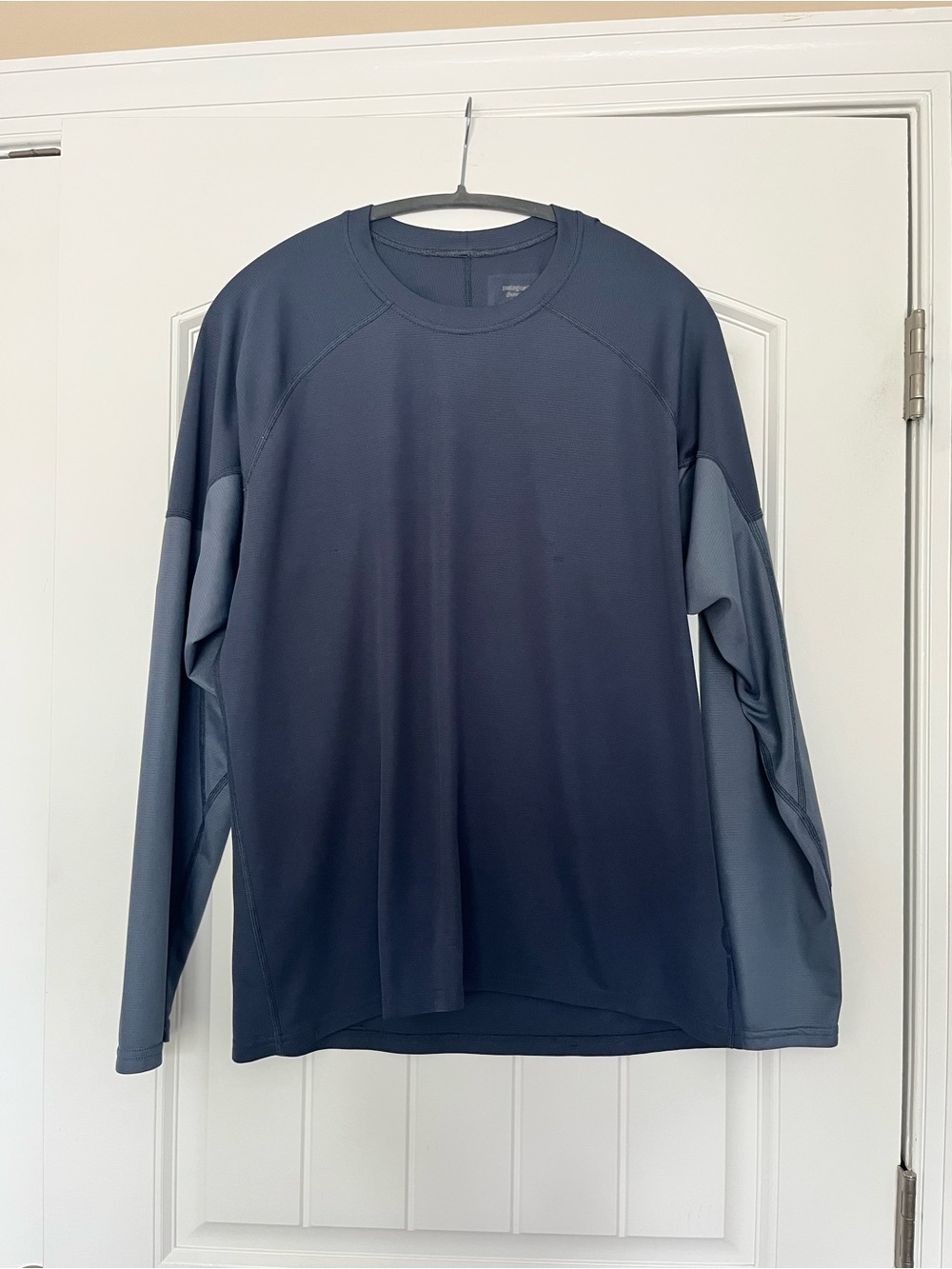 Patagonia Capilene Base Layer Long Sleeve Crew Top Dark Blue Heather Size  Large
